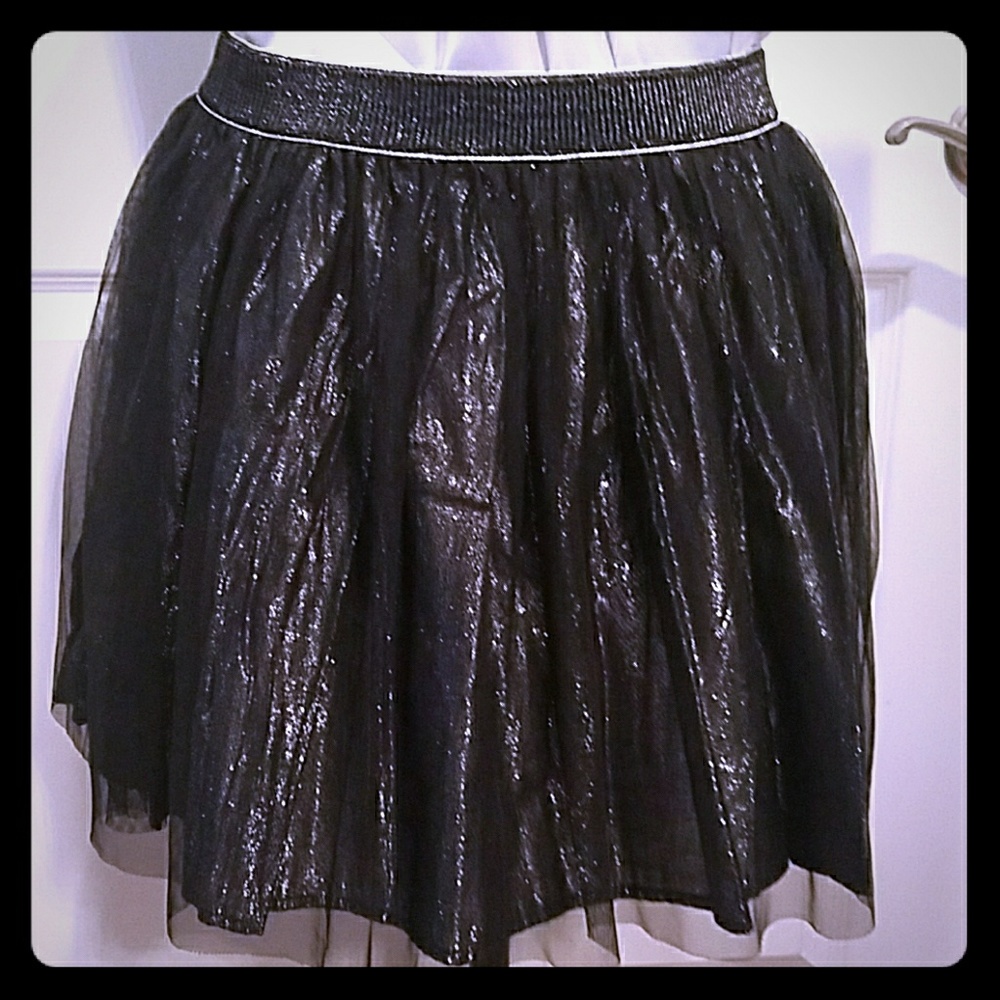 Black and Silver Metallic Skirt Size L